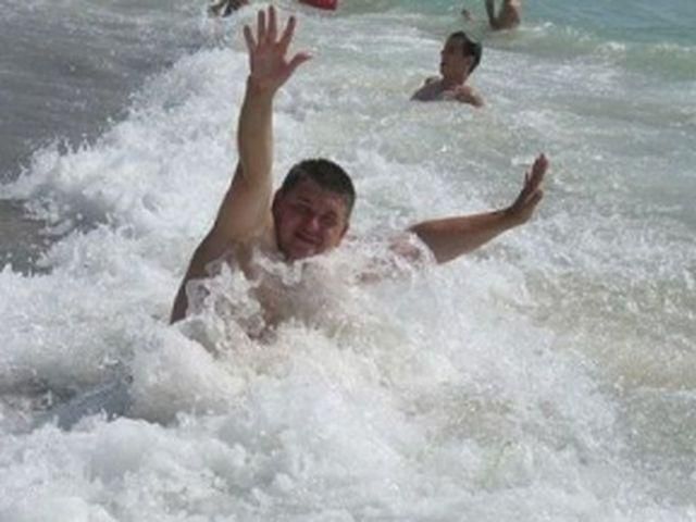 Крым: регионала избили возле банка и оставили без дубленки Крым: регионала избили возле банка и оставили без дубленки