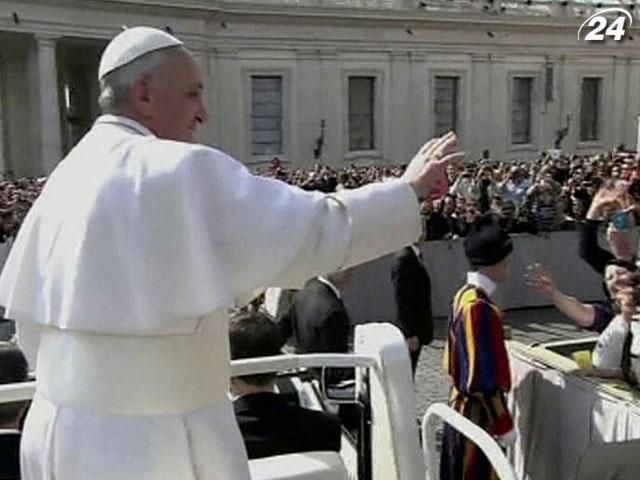 Папа Франциск провів свою першу загальну аудієнцію