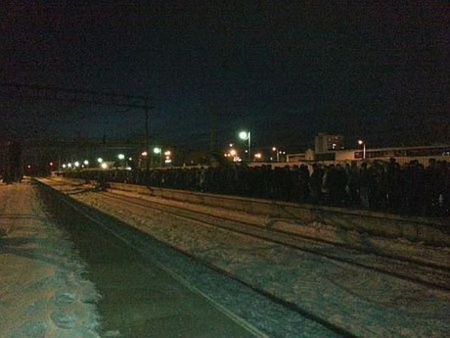 Київські міські електрички в годину пік скасували (Фото) Київські міські електрички в годину пік скасували (Фото)