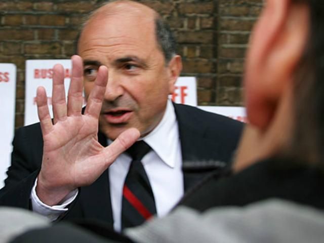 The Guardian: Розтин показав, що у Березовського було зламане ребро The Guardian: Розтин показав, що у Березовського було зламане ребро