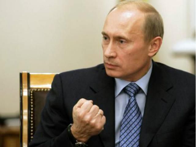 Путін наказав розпочати військові навчання на Чорному морі