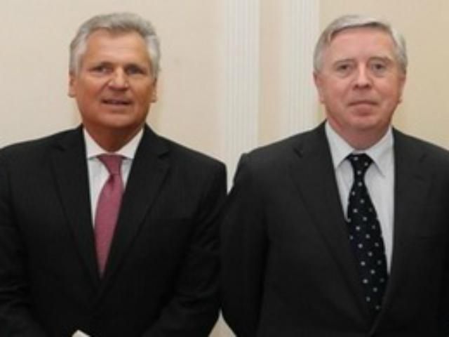 Наблюдатели Европарламента общались с Тимошенко три часа Наблюдатели Европарламента общались с Тимошенко три часа