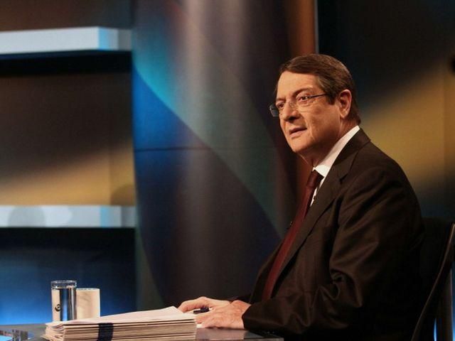 Президент Кипра на четверть урезал себе зарплату Президент Кипра на четверть урезал себе зарплату