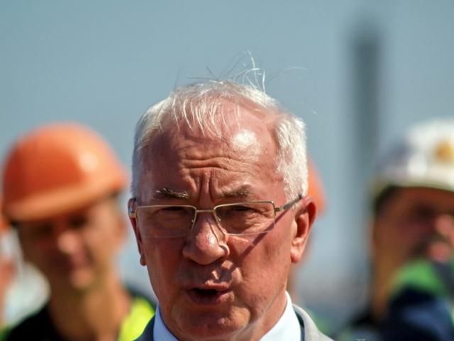 УДАРовец: Азаров плюнул в лицо простым людям УДАРовец: Азаров плюнул в лицо простым людям