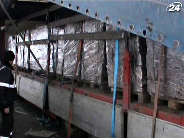 Чоловік намагався переправити у Німеччину 3,5 тисячі блоків сигарет Чоловік намагався переправити у Німеччину 3,5 тисячі блоків сигарет