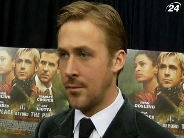 В Нью-Йорке состоялась премьера фильма "Место под соснами" В Нью-Йорке состоялась премьера фильма "Место под соснами"