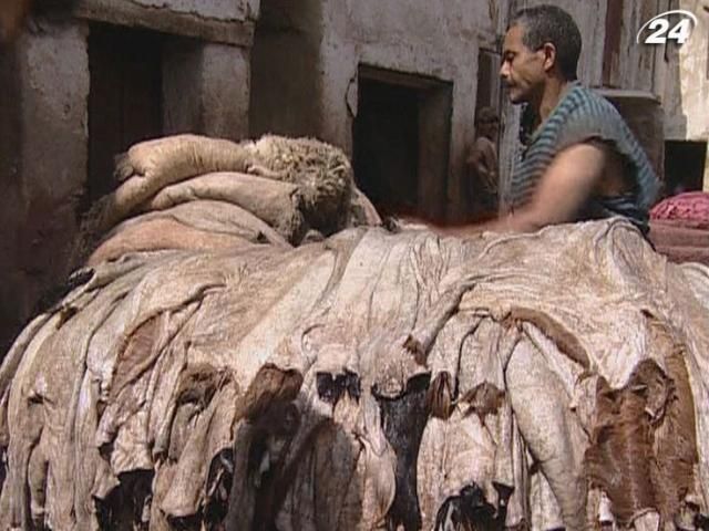 Як обробляють шкіру за старовинними методами (Відео) Як обробляють шкіру за старовинними методами (Відео)