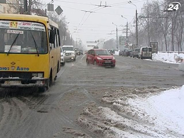 У столиці заборонили рух вантажівок