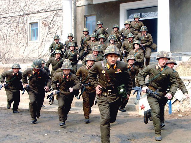 КНДР готова к ракетному удару по США (Фото) КНДР готова к ракетному удару по США (Фото)