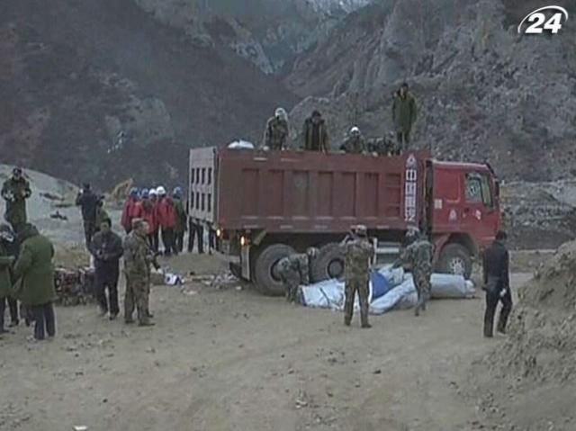 Під завалами в Тибеті знайшли одного загиблого Під завалами в Тибеті знайшли одного загиблого