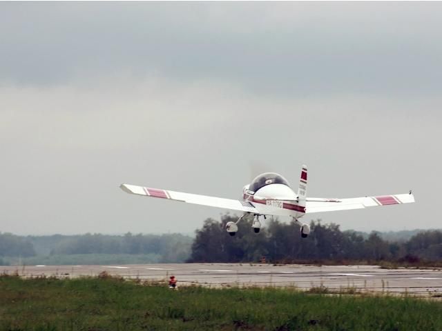 В США ищут мужчину, который выпал из самолета В США ищут мужчину, который выпал из самолета