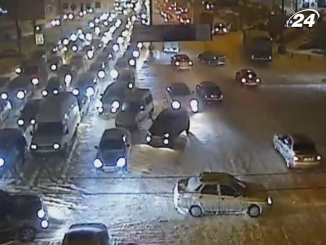 Итоги недели: После снегопада Киев намертво застрял в пробках