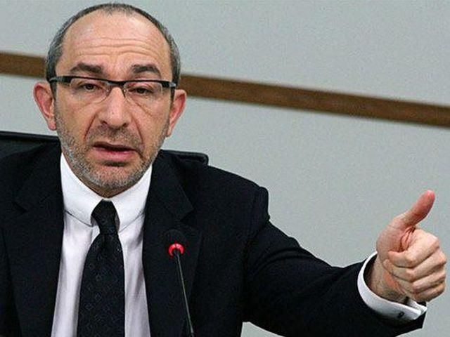 Кернес обізвав Іллєнка спайдерменом Кернес обізвав Іллєнка спайдерменом