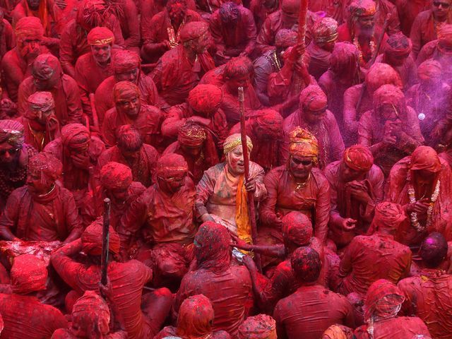 Праздник цвета на фестивале Холи в Индии (Фото)