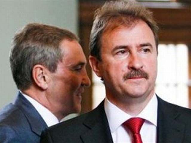 Політолог: "Бабусі Черновецького" вважають Попова суворим начальником Політолог: "Бабусі Черновецького" вважають Попова суворим начальником