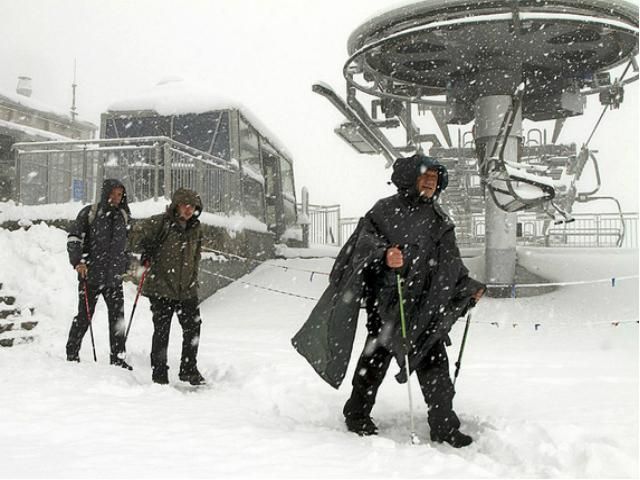 Понад 100 тисяч поляків залишились без світла через снігопад Понад 100 тисяч поляків залишились без світла через снігопад
