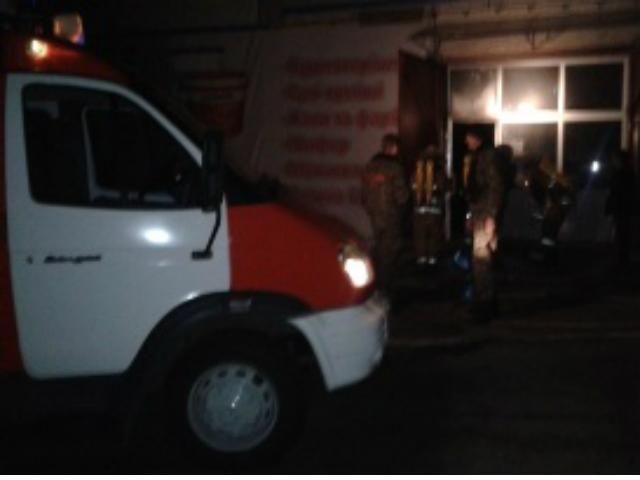 На Херсонщине горел магазин стройматериалов (Видео) На Херсонщине горел магазин стройматериалов (Видео)