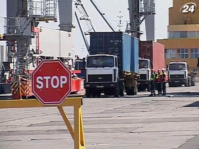 Економіка України буде в рецесії до кінця першого півріччя, - експерти Економіка України буде в рецесії до кінця першого півріччя, - експерти