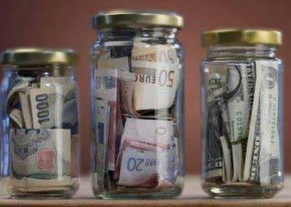 Украинцы больше стали обращать внимания на то, кому доверяют свои деньги Украинцы больше стали обращать внимания на то, кому доверяют свои деньги