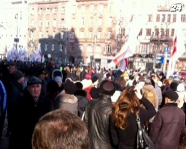 На мітинг опозиції приїхало 2 десятки автобусів з міліцією