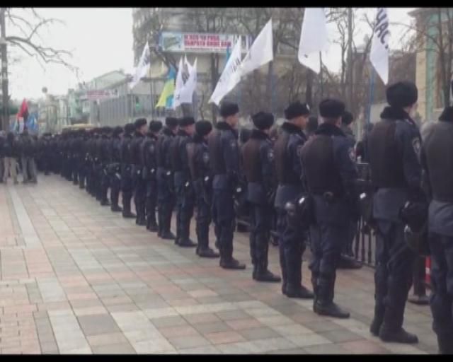 На мітингу від опозиції зібралось до 5-ти тисяч людей