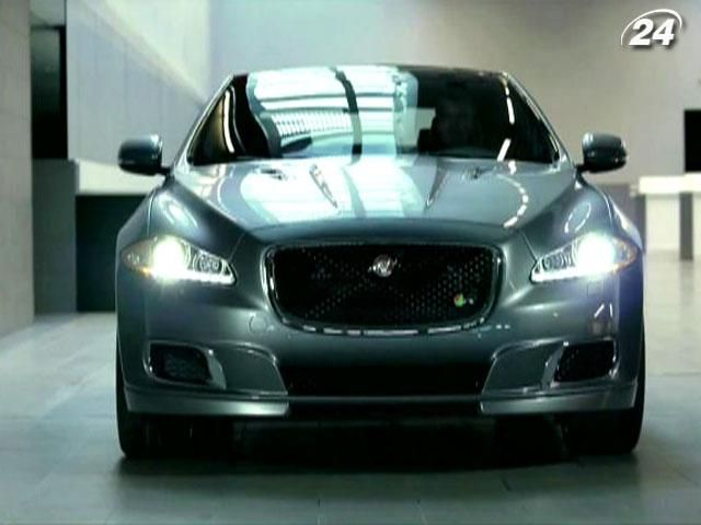 Jaguar представив суперзаряджений седан та спецкупе для трекових днів