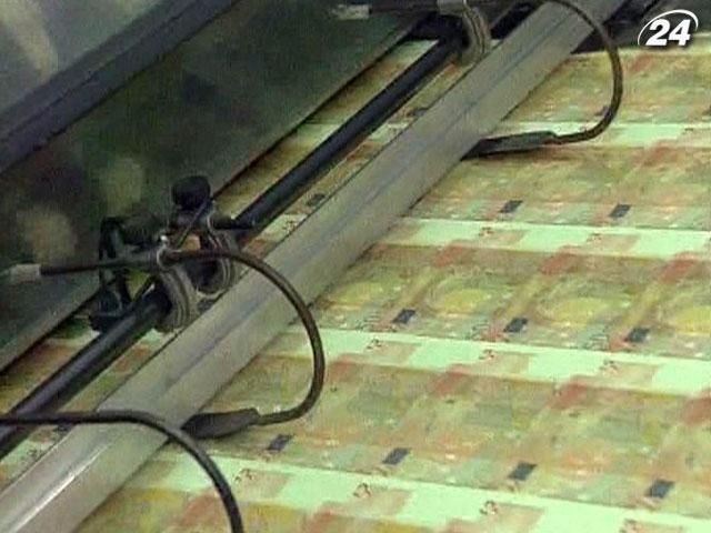 Долар фактично переміг євро, - економісти Долар фактично переміг євро, - економісти