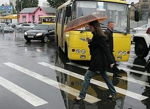 Сегодня будет идти дождь почти по всей территории Украины