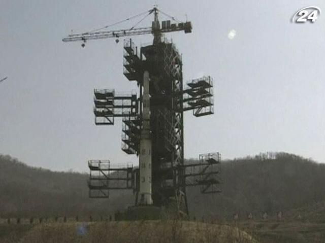 КНДР розмістила на східному узбережжі балістичну ракету КНДР розмістила на східному узбережжі балістичну ракету