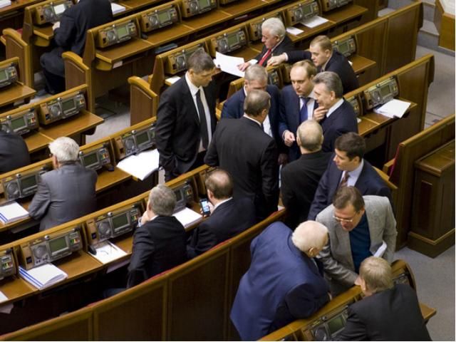 Партия регионов согласилась рассмотреть два требования оппозиции Партия регионов согласилась рассмотреть два требования оппозиции