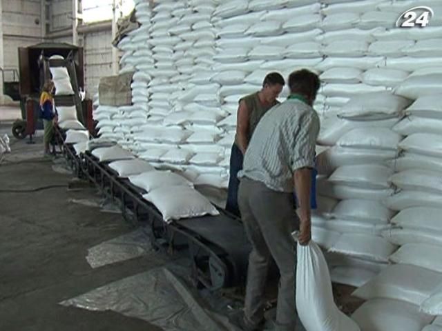 Минимальную цену на сахар повысили на 15% Минимальную цену на сахар повысили на 15%