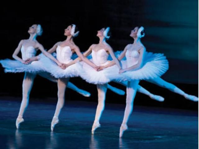 Поки більшість на виїзному засіданні, опозиція у ВР дивиться балет (Відео)
