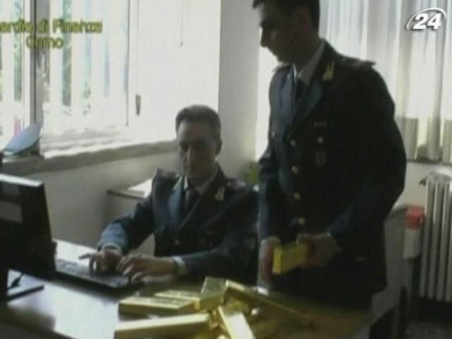 В Италию пытались незаконно завести тонну золота В Италию пытались незаконно завести тонну золота