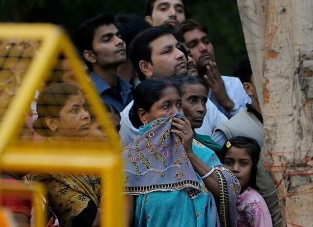 Трагедія в Індії: під завалами будинку загинули десятки осіб Трагедія в Індії: під завалами будинку загинули десятки осіб