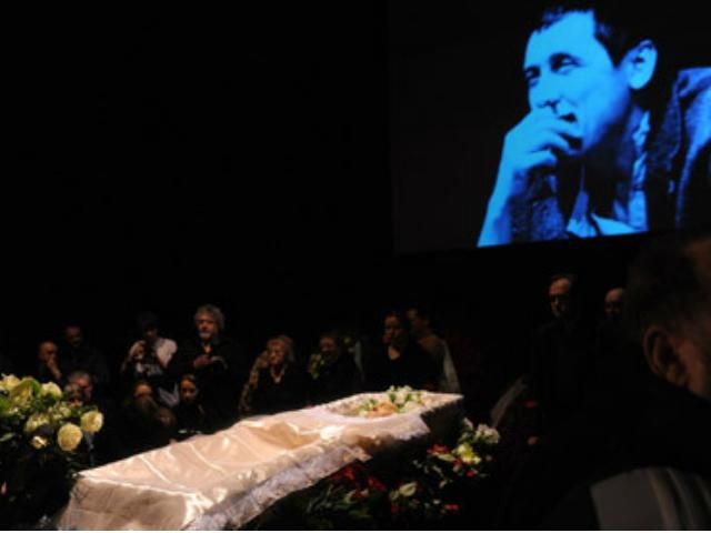 Валерия Золотухина похоронили в его родном селе Валерия Золотухина похоронили в его родном селе