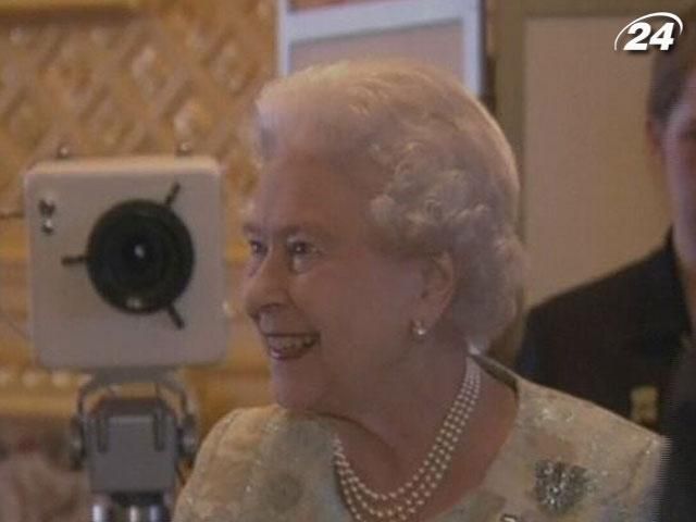 Елизавету II наградили премией Британской академии кино-и телевизионных искусств Елизавету II наградили премией Британской академии кино-и телевизионных искусств