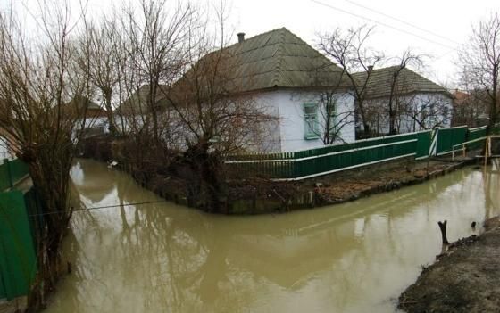 Украину дальше подтапливает: почти 200 населенных пунктов уже в воде Украину дальше подтапливает: почти 200 населенных пунктов уже в воде
