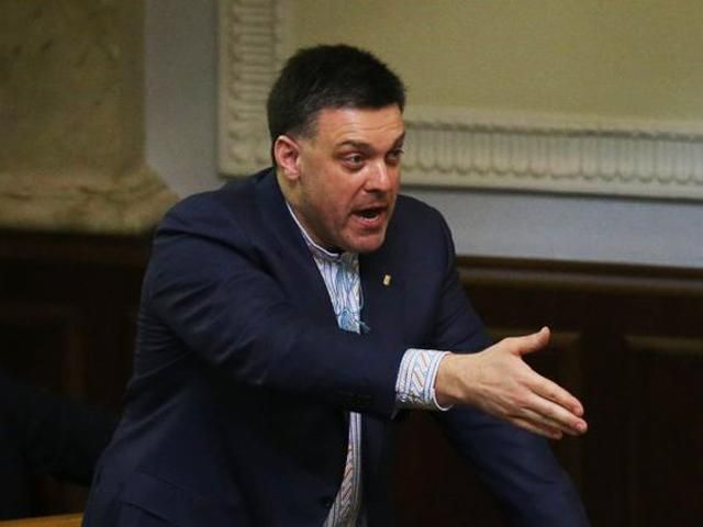 Тягнибок вважає, що в Україні є загроза конституційного й державного перевороту Тягнибок вважає, що в Україні є загроза конституційного й державного перевороту