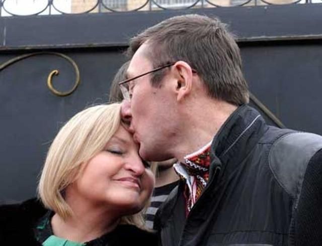 Луценко подякував послам ЄС і США за своє звільнення Луценко подякував послам ЄС і США за своє звільнення