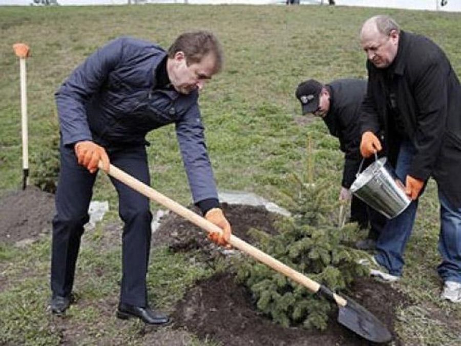 Попов хоче, щоб кияни вийшли 13 квітня прибирати місто Попов хоче, щоб кияни вийшли 13 квітня прибирати місто