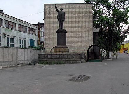 Нардеп Бригинець закликав демонтувати Леніна у Києві Нардеп Бригинець закликав демонтувати Леніна у Києві