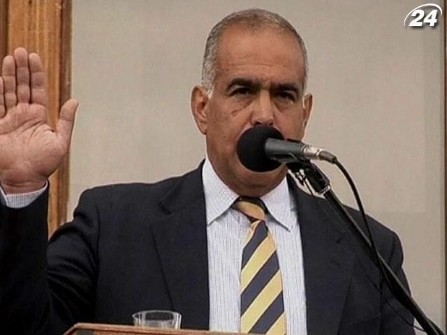 Двойная инаугурация в Армении: на Конституции присягнул и лидер оппозиции Двойная инаугурация в Армении: на Конституции присягнул и лидер оппозиции