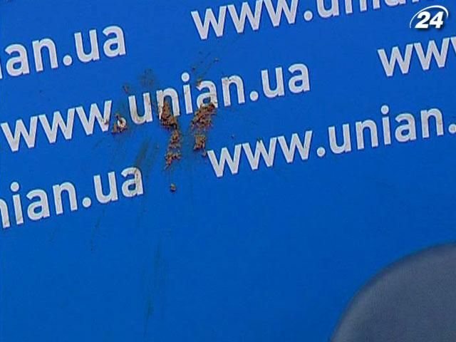 За инцидент с "фекалиями" активистке грозит до 15 суток ареста За инцидент с "фекалиями" активистке грозит до 15 суток ареста