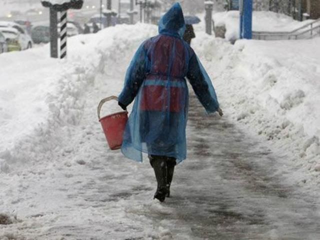 В Киеве запретят посыпать солью главную улицу