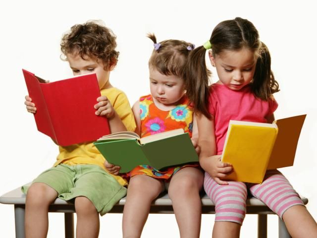 Щоб навчити українців читати книги Азаров готовий витратити понад 500 мільйонів Щоб навчити українців читати книги Азаров готовий витратити понад 500 мільйонів