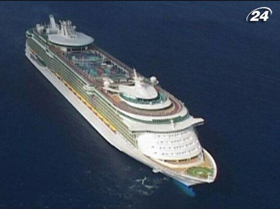 Freedom of the Seas - один з найбільших круїзних лайнерів у світі Freedom of the Seas - один з найбільших круїзних лайнерів у світі
