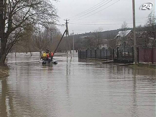 В Україні залишаються підтопленими 98 населених пунктів В Україні залишаються підтопленими 98 населених пунктів