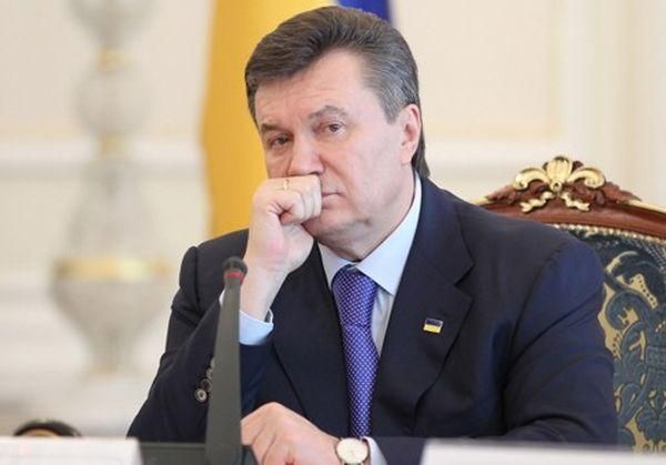 Янукович отримав мільйонний гонорар від друкарні, яка не видає книги 