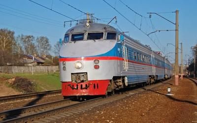 Через дзвінки про замінування потяги в підсумку затрималися на 40 годин, - "Укрзалізниця" Через дзвінки про замінування потяги в підсумку затрималися на 40 годин, - "Укрзалізниця"