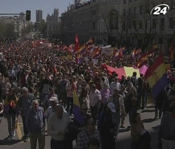 В Іспанії поширюються антимонархічні настрої